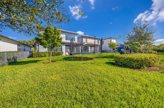 2454 Primrose Pl, Oakland Park, FL 33309