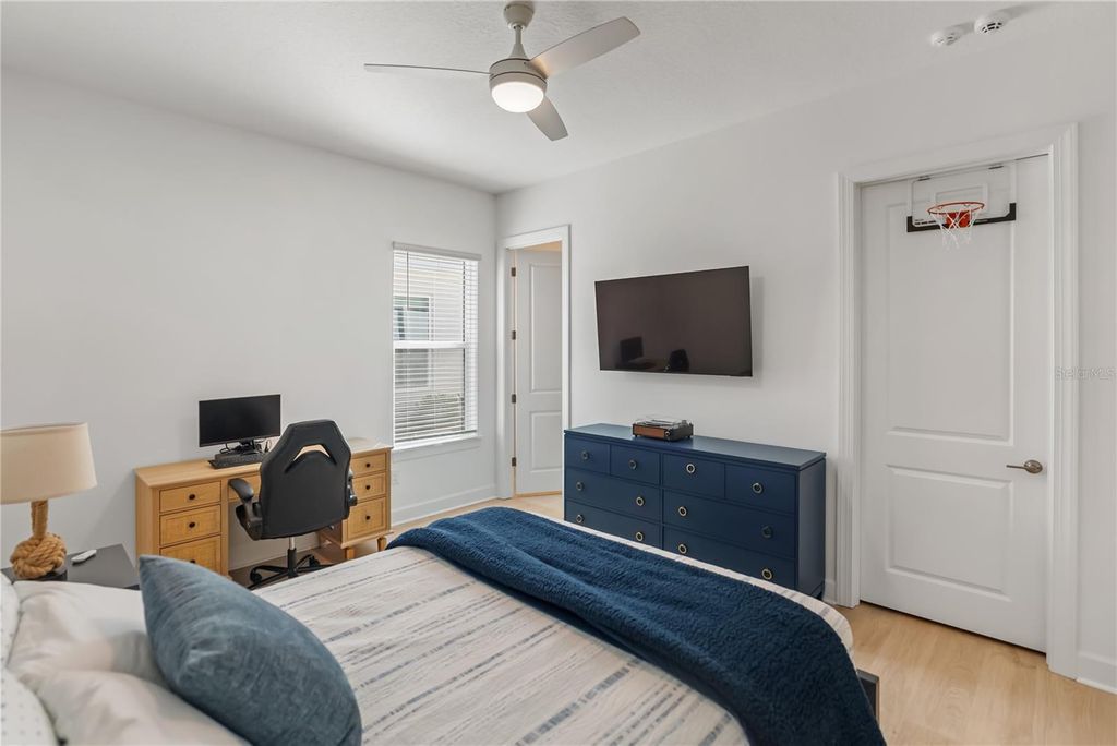 Image 26 of property listing at 15278 CONTENTA LOOP, Bradenton, FL 34211