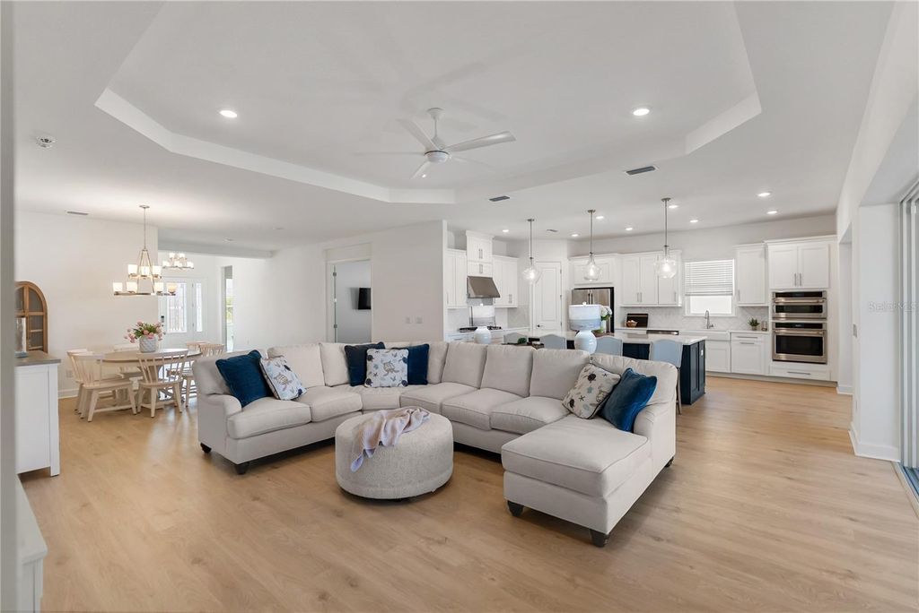 Image 8 of property listing at 15278 CONTENTA LOOP, Bradenton, FL 34211