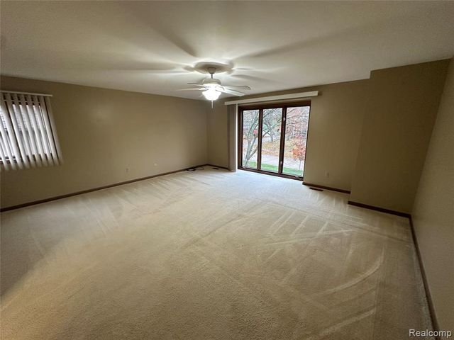 6473 Red Oak Drive, Troy, MI 48098