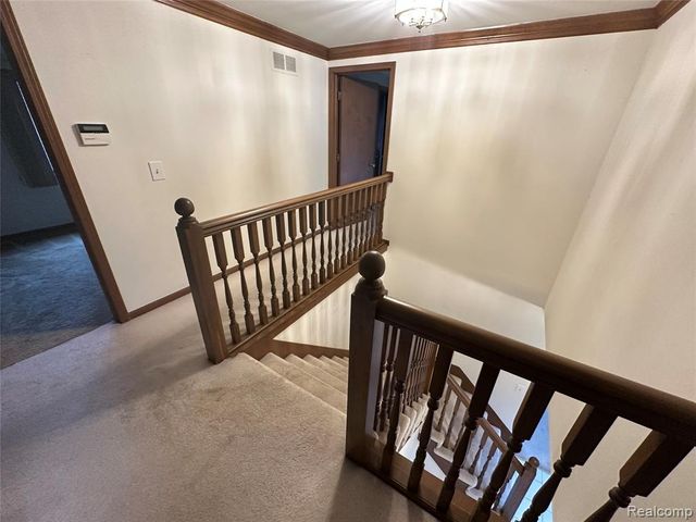 6473 Red Oak Drive, Troy, MI 48098