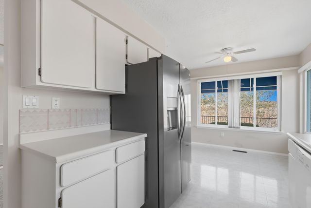 616 Eastlake Drive SE, Rio Rancho, NM 87124