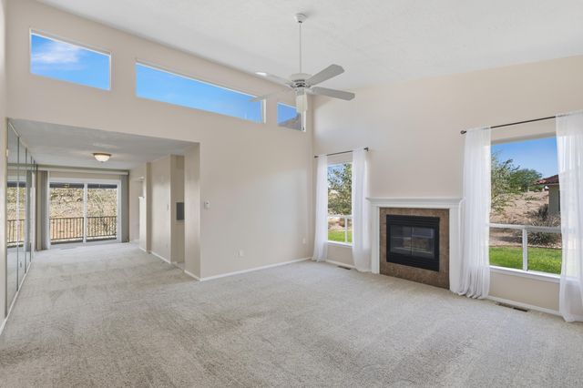 616 Eastlake Drive SE, Rio Rancho, NM 87124