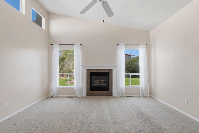 616 Eastlake Drive SE, Rio Rancho, NM 87124