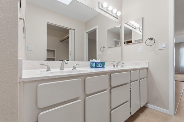616 Eastlake Drive SE, Rio Rancho, NM 87124