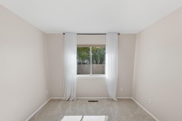 616 Eastlake Drive SE, Rio Rancho, NM 87124