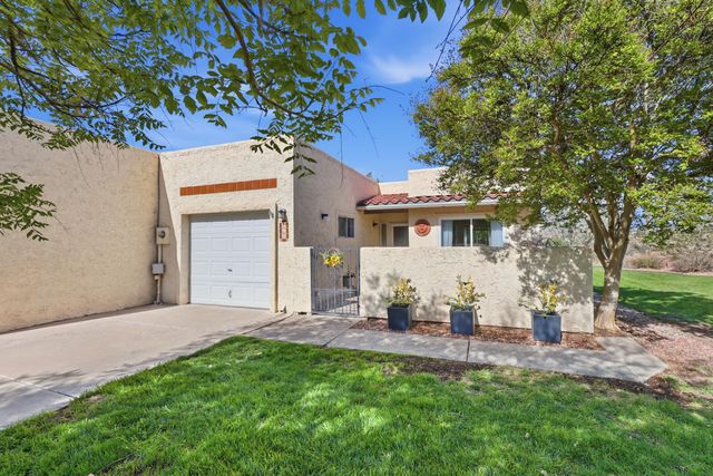 616 Eastlake Drive SE, Rio Rancho, NM 87124