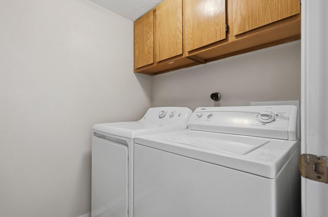 616 Eastlake Drive SE, Rio Rancho, NM 87124
