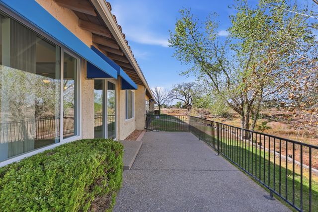 616 Eastlake Drive SE, Rio Rancho, NM 87124
