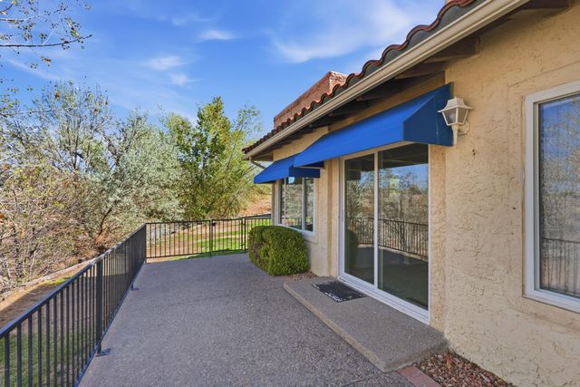 616 Eastlake Drive SE, Rio Rancho, NM 87124