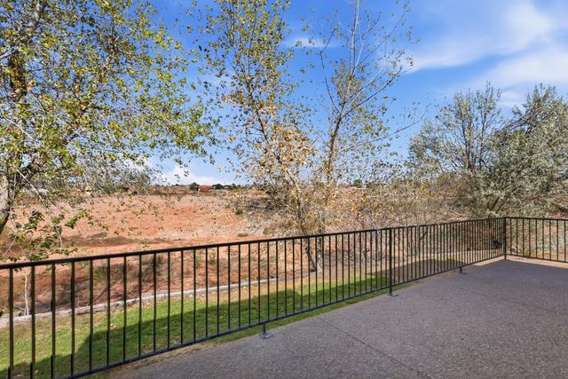 616 Eastlake Drive SE, Rio Rancho, NM 87124