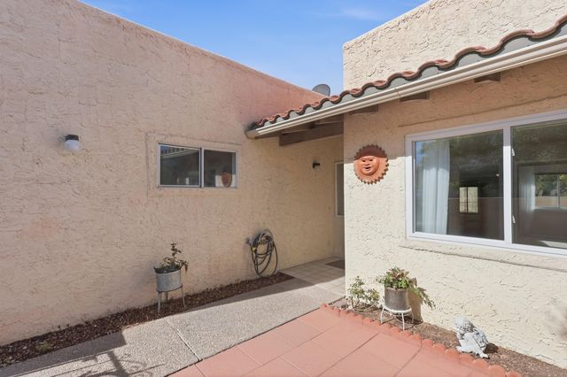 616 Eastlake Drive SE, Rio Rancho, NM 87124