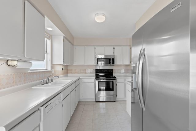 616 Eastlake Drive SE, Rio Rancho, NM 87124