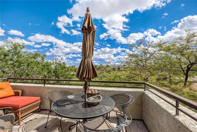 712 Peachy Canyon Circle 204, Las Vegas, NV 89144