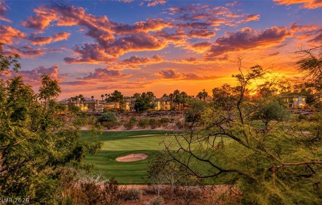 712 Peachy Canyon Circle 204, Las Vegas, NV 89144