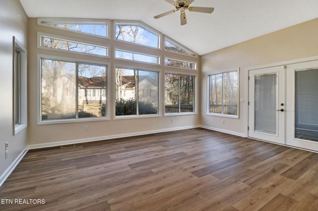 107 Walden Ridge Drive, Crossville, TN 38558