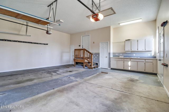 107 Walden Ridge Drive, Crossville, TN 38558