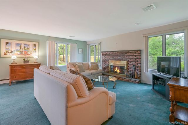 54 Marwood Place, Stony Brook, NY 11790