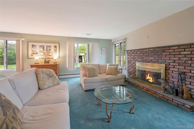 54 Marwood Place, Stony Brook, NY 11790