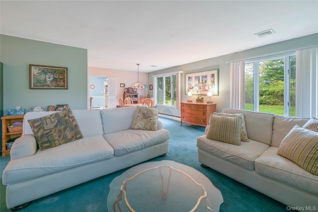 54 Marwood Place, Stony Brook, NY 11790