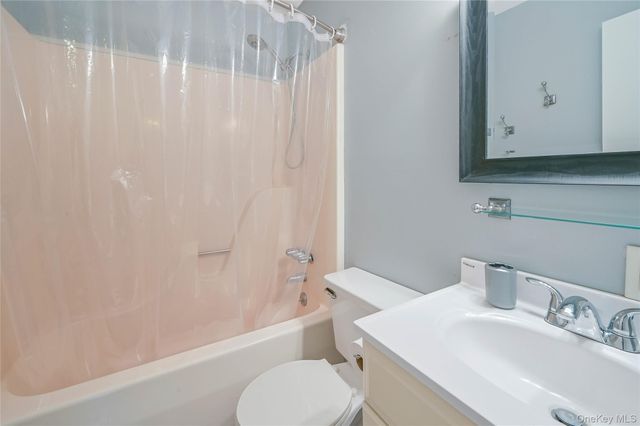 54 Marwood Place, Stony Brook, NY 11790