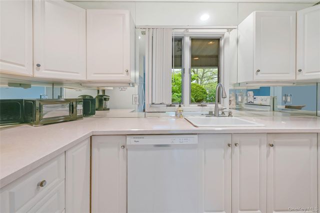 54 Marwood Place, Stony Brook, NY 11790