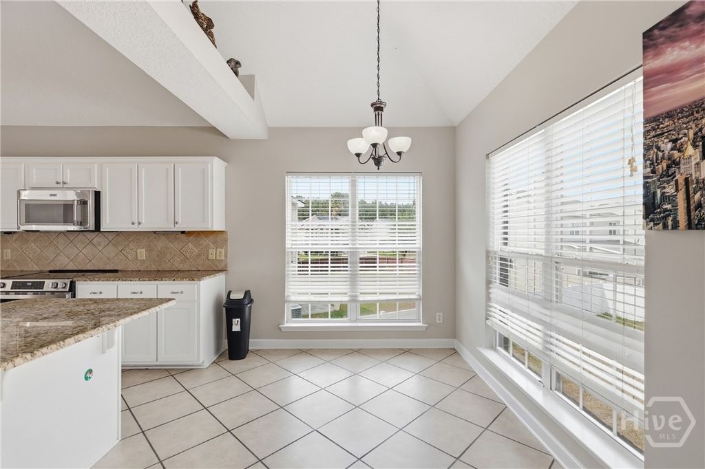 Image 10 of property listing at 48 Bush Court, Richmond Hill, GA 31324