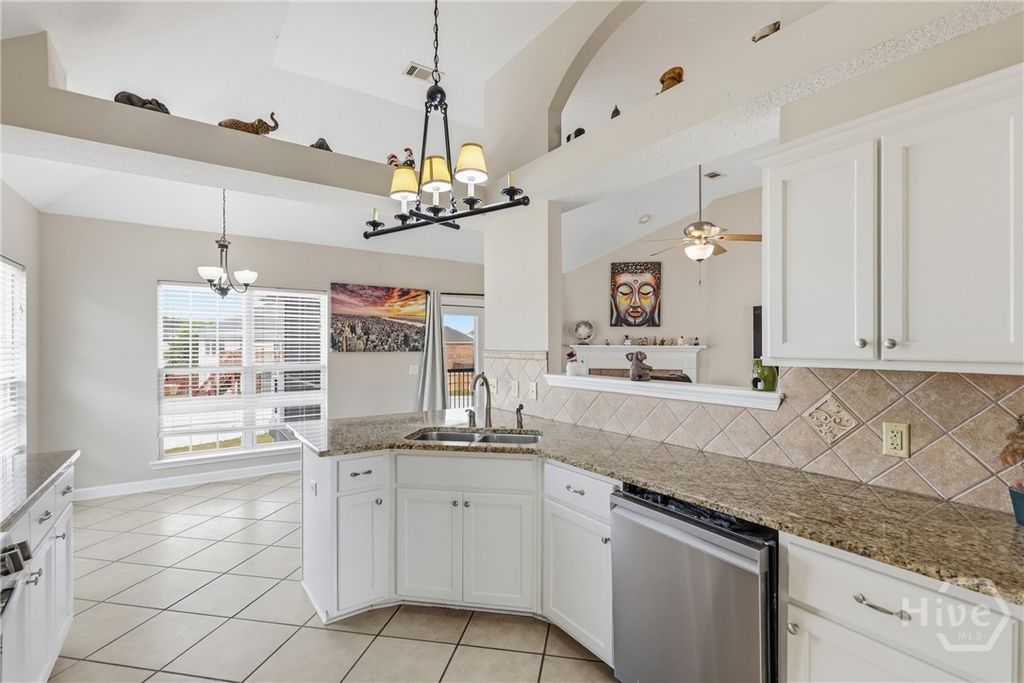 Image 15 of property listing at 48 Bush Court, Richmond Hill, GA 31324