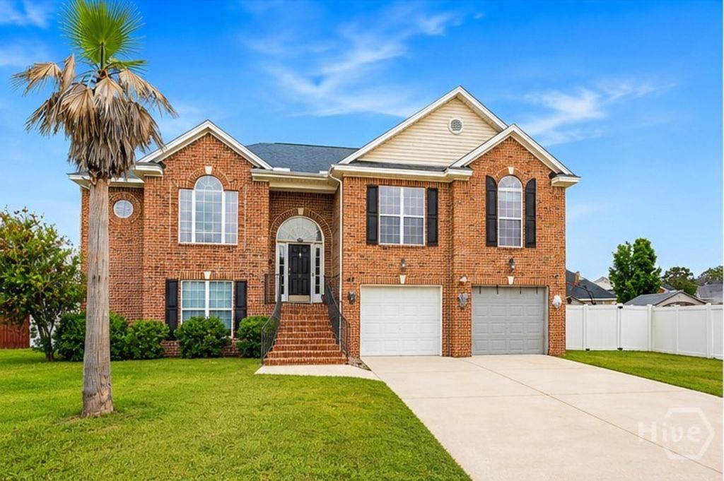 Image 2 of property listing at 48 Bush Court, Richmond Hill, GA 31324