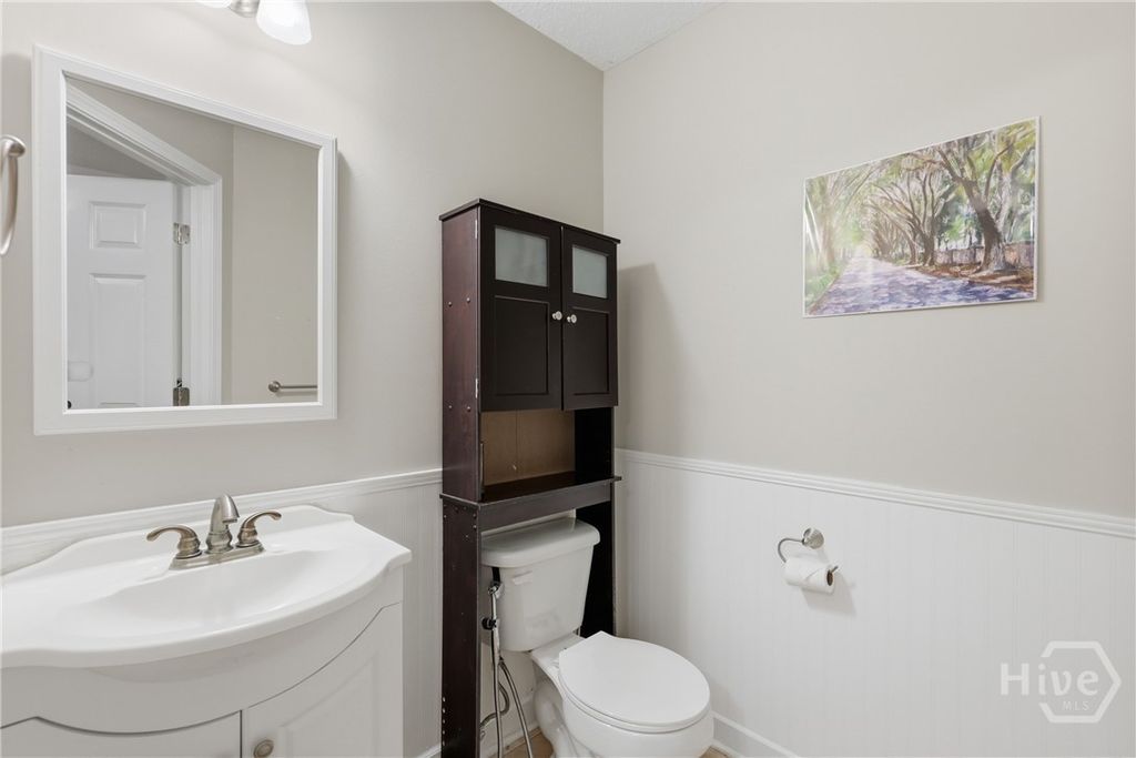 Image 27 of property listing at 48 Bush Court, Richmond Hill, GA 31324