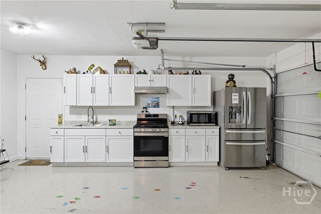 Image 36 of property listing at 48 Bush Court, Richmond Hill, GA 31324