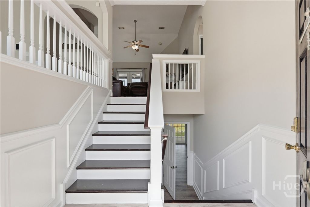 Image 4 of property listing at 48 Bush Court, Richmond Hill, GA 31324