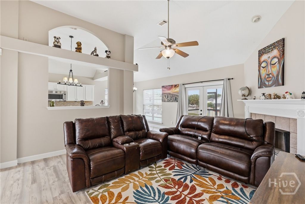Image 5 of property listing at 48 Bush Court, Richmond Hill, GA 31324