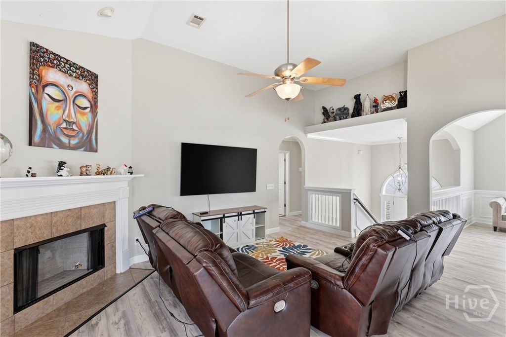 Image 7 of property listing at 48 Bush Court, Richmond Hill, GA 31324
