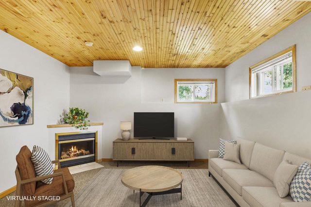 312 Schweitzer Drive, Verona, WI 53593