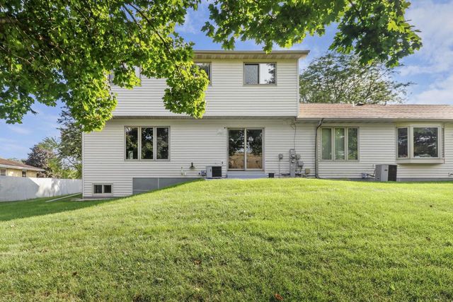 312 Schweitzer Drive, Verona, WI 53593