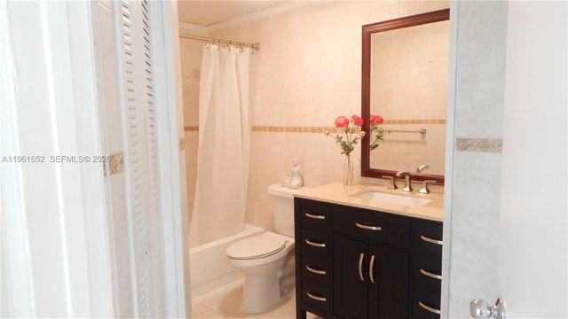 19877 E Country Club Dr 3104, Aventura, FL 33180