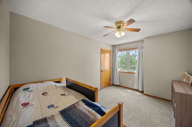 9217 Ridgeview Drive, Johnston, IA 50131