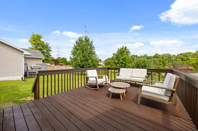 9217 Ridgeview Drive, Johnston, IA 50131