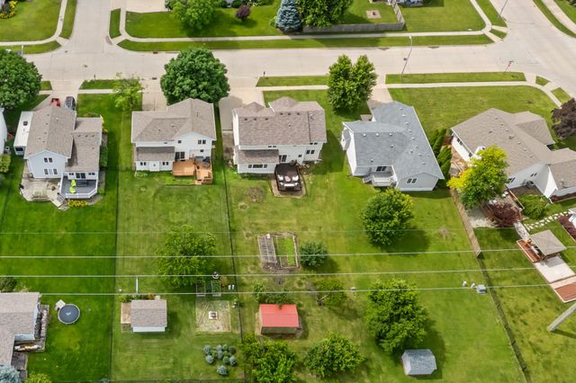 9217 Ridgeview Drive, Johnston, IA 50131