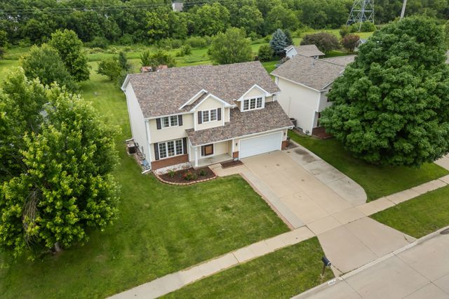 9217 Ridgeview Drive, Johnston, IA 50131