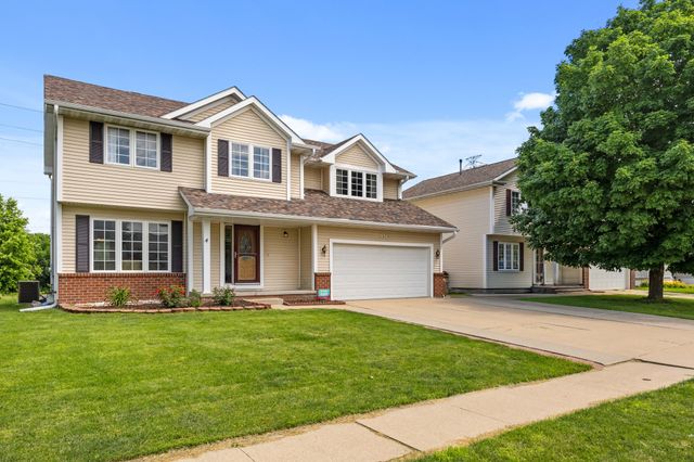 9217 Ridgeview Drive, Johnston, IA 50131