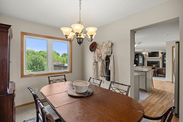9217 Ridgeview Drive, Johnston, IA 50131