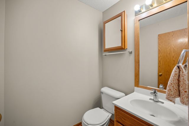 9217 Ridgeview Drive, Johnston, IA 50131