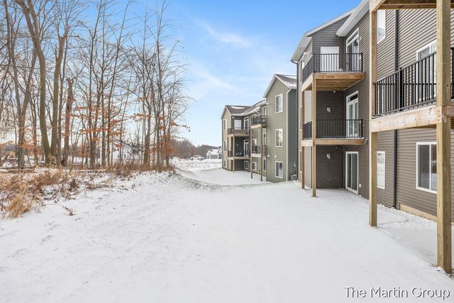 2249 Watertown Way, Grand Rapids, MI 49505