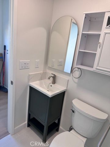 6838 Amestoy, Los Angeles, CA 91406