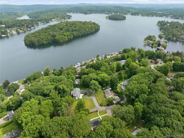 233 Hilltop Street, Mahopac, NY 10541