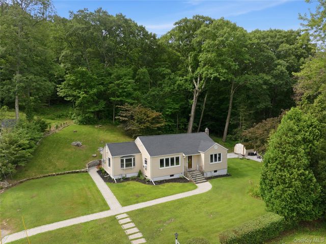233 Hilltop Street, Mahopac, NY 10541