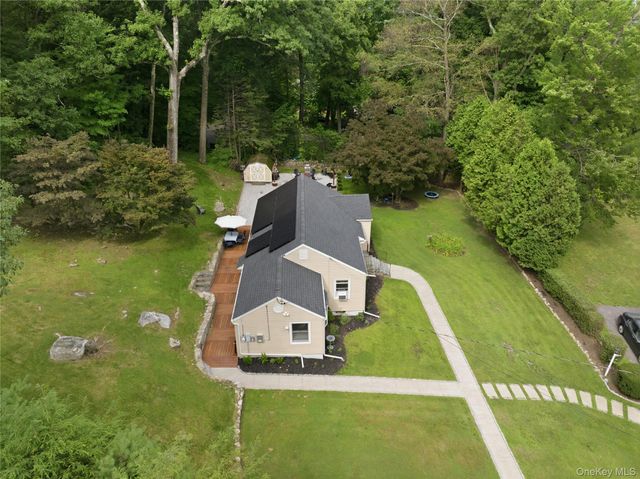 233 Hilltop Street, Mahopac, NY 10541