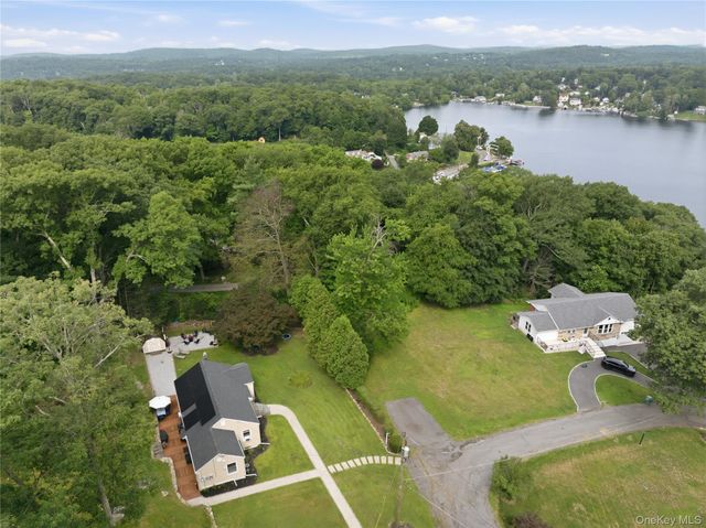 233 Hilltop Street, Mahopac, NY 10541